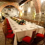Relais & Castello Di Casiglio Erba