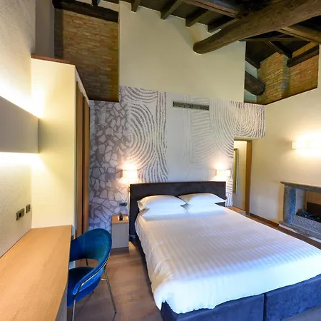 Hotel Relais Castello Di Casiglio Erba