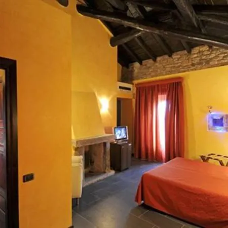 Relais & Castello Di Casiglio ホテル 4*