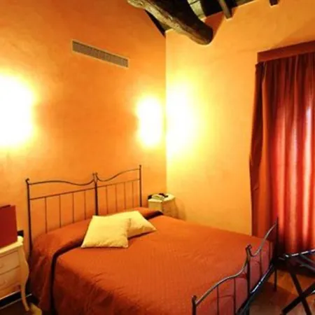 Relais & Castello Di Casiglio ホテル 4*