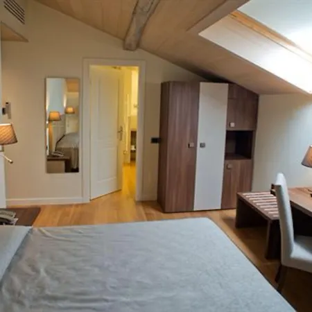 Relais & Castello Di Casiglio ホテル 4*
