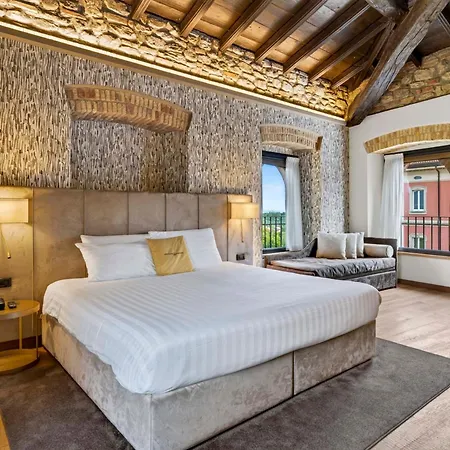 Relais & Castello Di Casiglio 4* إيربا