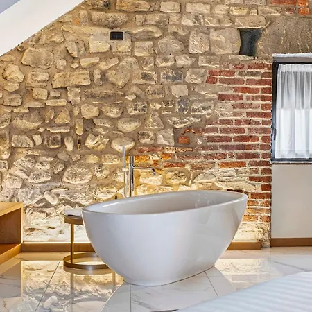 Relais & Castello Di Casiglio فندق