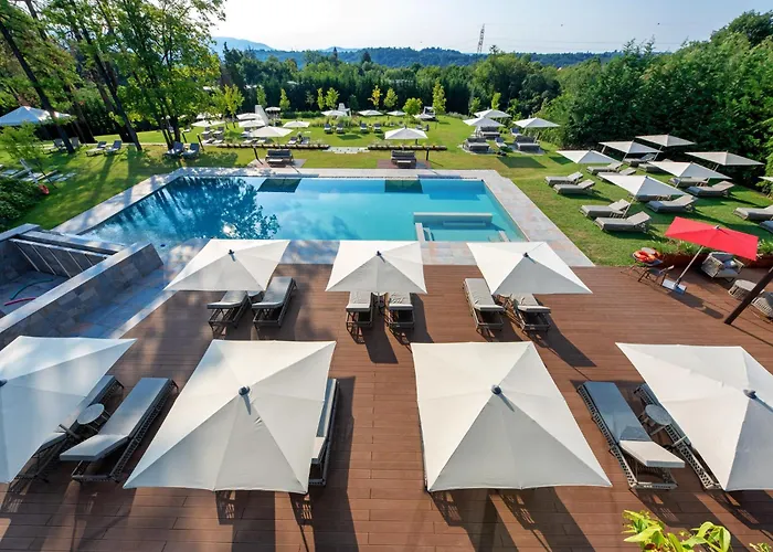 Relais & Castello Di Casiglio Hotel