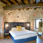 Relais & Castello Di Casiglio ホテル 4*