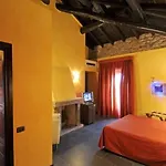 Relais & Castello Di Casiglio ホテル 4*