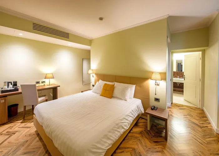 فندق Relais & Castello Di Casiglio 4*