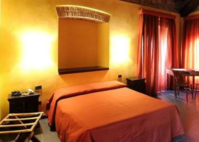 Relais & Castello Di Casiglio 4* إيربا