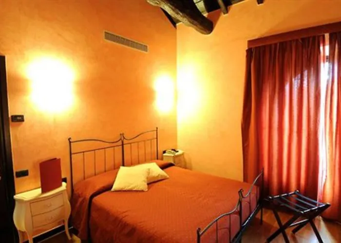 Relais & Castello Di Casiglio فندق 4*