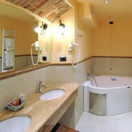 Hotel Relais Castello Di Casiglio