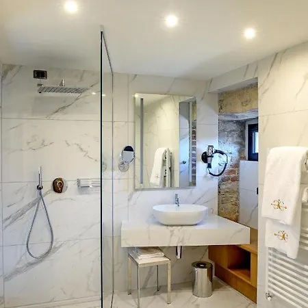Relais Castello Di Casiglio 4*