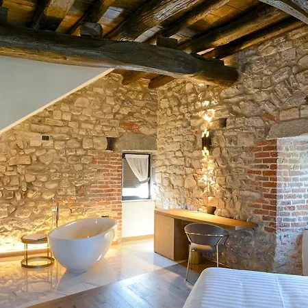 Relais Castello Di Casiglio Hotel