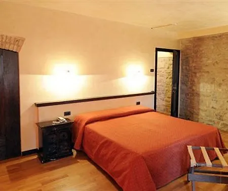 Relais Castello Di Casiglio Hotel 4*